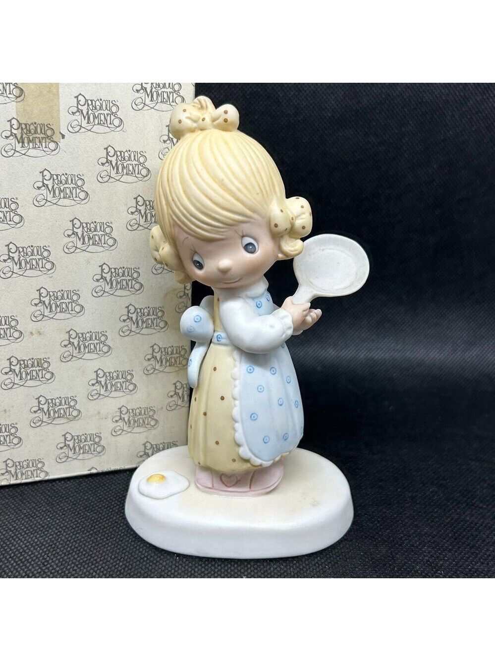 No mark PRECIOUS Moments "Eggs over easy" figurine